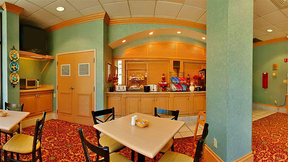 Days Inn & Suites By Wyndham Orlando Airport Exterior foto